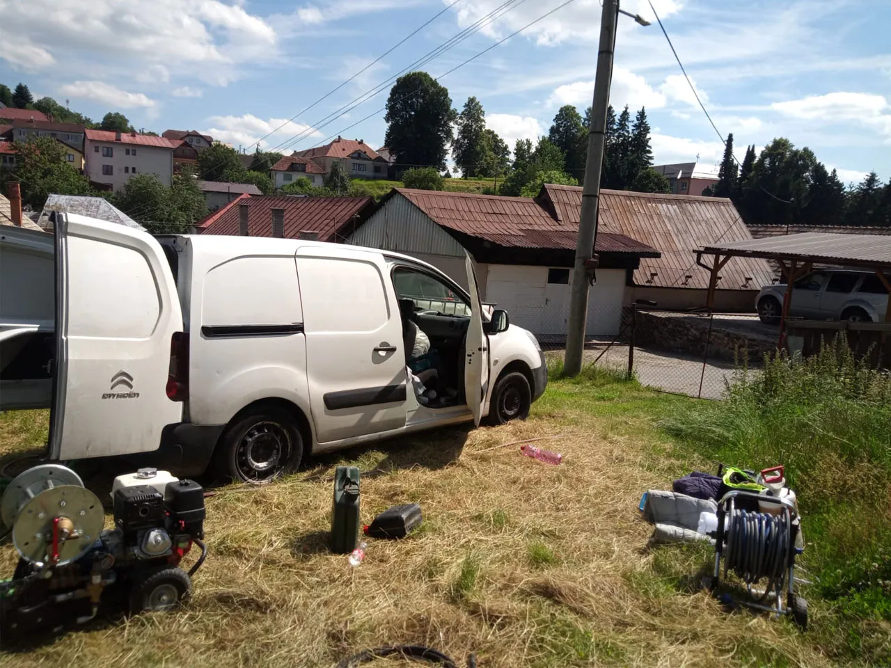 Čistenie kanalizácie Ružomberok a okolie. Krtkovanie Ružomberok. Čistenie kanalizácií, odtokov a odpadov vykonávame rýchlo, čisto, profesionálne a cenovo výhodne. Pracujeme v oblasti čistenia kanalizácií a odtokov tlakovým alebo mechanickým čistením.